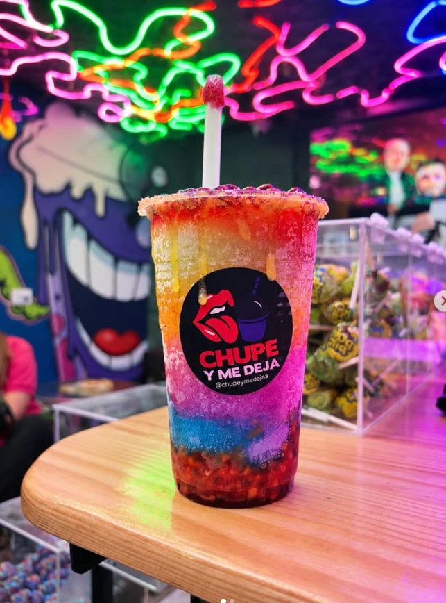 Granizado de colores en capas con borde escarchado